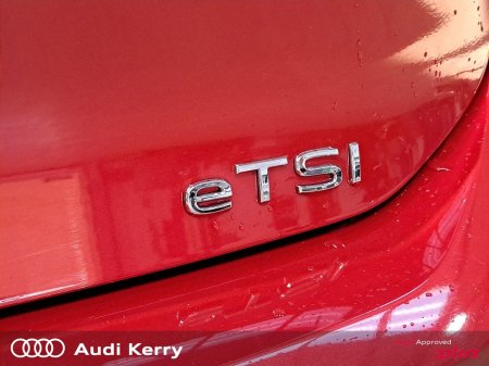 2023 Volkswagen Golf STYLE 1.5 TSI MHEV 130HP AUTOMATIC €31,900 thumbnail