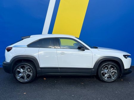 2023 Mazda MX-30 EXCLUSIVE LINE E-SKYACTIV 35.5KWH // HEADS-UP DISPLAY // VERY LOW MILEAGE // BLUETOOTH MUSIC €17,900