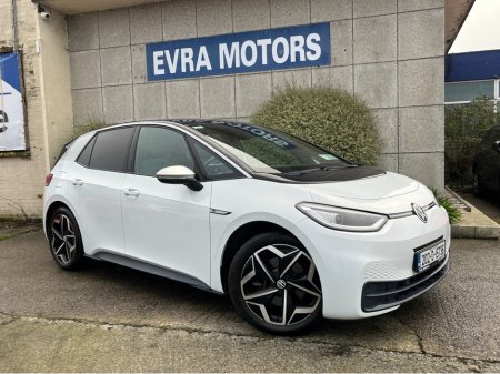2020 Volkswagen ID.3 PRO PLUS EV //HEATED SEATS AND STEERING WHEEL//SAT NAV//REVERSE CAMERA//ADAPTIVE CRUISE CONTROL//