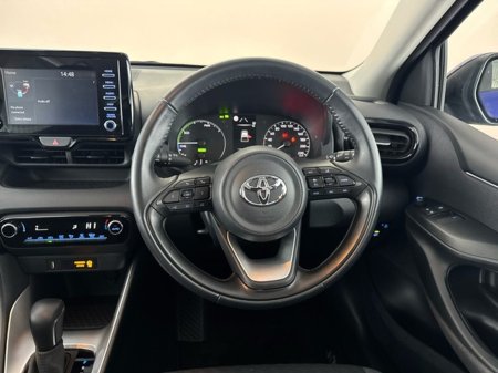 2023 Toyota Yaris HYBRID LUNA €23,950 thumbnail