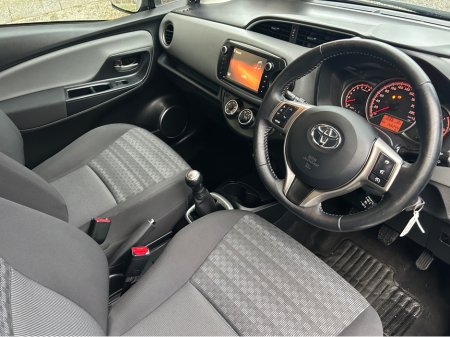 2016 Toyota Yaris 1.0 LUNA 4DR**//**BLUETOOTH**//**REVERSING CAMERA**//**NEW NCT  TILL 02/2027**//**FINANCE AVAILABLE**//**TRADE IN WELCOME**//**2 KEYS**//**WARRANTY!!!! €9,999 thumbnail