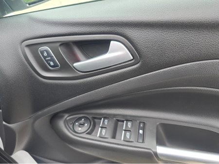 2018 Ford Kuga TITANIUM 1.5 TDCI 120PS FWD 4SPEED 4 €12,450 thumbnail