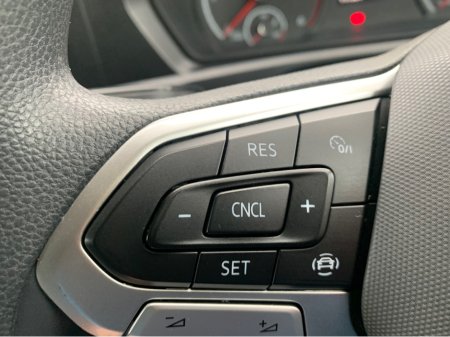 2022 Volkswagen Caddy CARGO BUS TDI 102HP MANUAL 6SPEED FWD 5DR €16,950 thumbnail