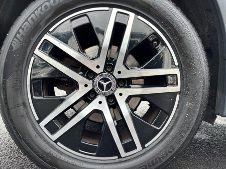 2021 Mercedes-Benz GLA Class 180 D 5DR AUTO €35,950 thumbnail