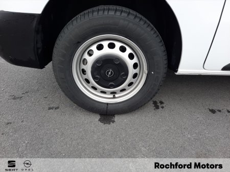 2025 Opel Vivaro //DEMO SALE// KOMFORT L1H1-1.5 120PS-D €25,160 thumbnail