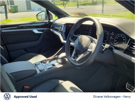 2026 Volkswagen Touareg COMMERICAL R-LINE 3.0 TDI 4X4 231 BHP SILICON GRAY METALLIC €89,000