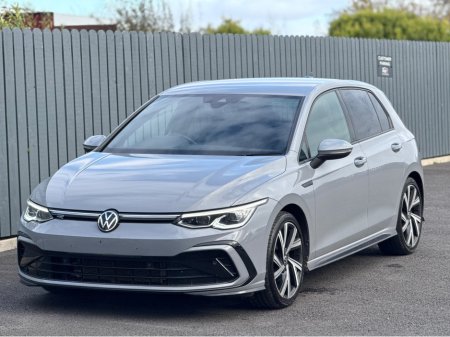 2022 Volkswagen Golf 2022 Volkswagen Golf R-LINE TSI €27,995 thumbnail