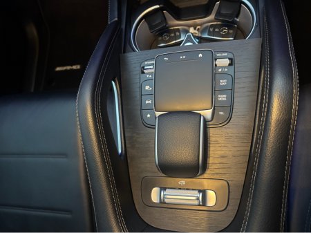 2024 Mercedes-Benz GLE Class GLE 350 DE 4MATIC AMG LINE PREMIUM PLUS €99,900 thumbnail