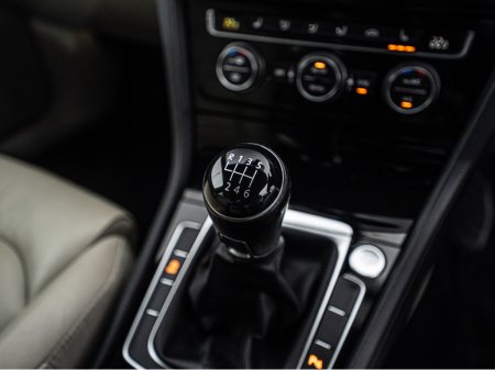 2017 Volkswagen Golf 2017 VW Golf 1.2tsi HIGHLINE/High spec/1yr warrant €16,888 thumbnail