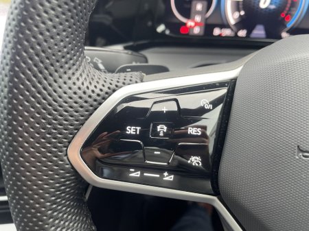 2023 Volkswagen Golf GOLF GTD 200 DSG thumbnail