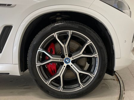 2022 BMW X5 xDrive45e PHEV M Sport / Pro Pack / Pan Roof €64,995 thumbnail