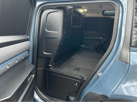 2023 Land Rover Defender 3.0D 110 SE 3 Seat Commercial €50,365 thumbnail
