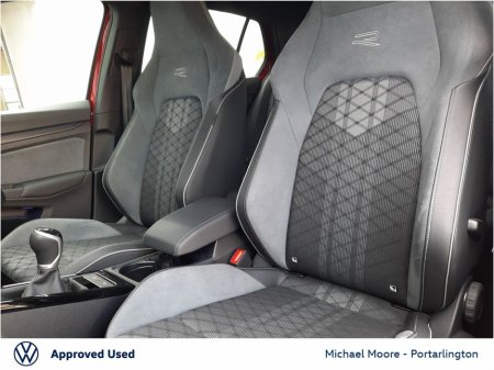 2024 Volkswagen Golf 1.5 TSI 130HP R-Line €33,950 thumbnail