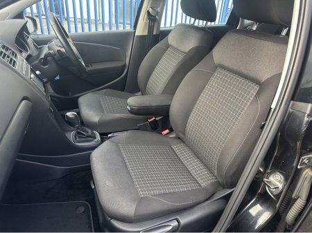 2016 Volkswagen Polo Comfortline thumbnail