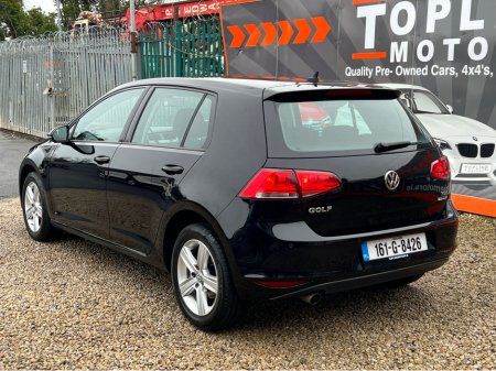 2016 Volkswagen Golf ==STUNNING CAR-1.6TDI//HEATED SEATS//FRESH NCT//SERVICED== €10,450 thumbnail