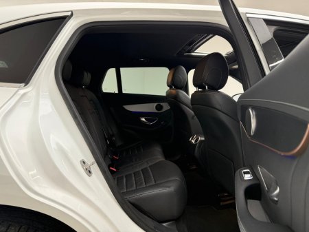 2023 Mercedes-Benz EQC 400 AMG LINE PREMIUM 4MATIC €39,990 thumbnail