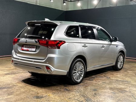 2021 Mitsubishi Outlander PHEV 2.4L AUTOMATIC TWIN MOTOR 4WD - REVERSE CAMERA - HALF BLACK LEATHER UPHOLSTERY €26,950