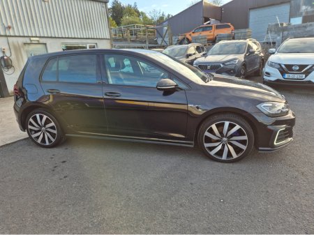 2020 Volkswagen Golf GTE ADVANCE S-A €23,950