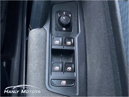 2021 Volkswagen Tiguan LIFE 2.0 TDI MANUAL 6SPEED FWD 122BHP 5 €24,450 thumbnail