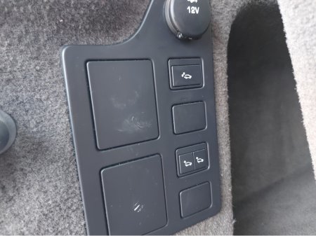 2017 Land Rover Discovery 2.0 SD4 HSE 240PS 7 €29,950 thumbnail