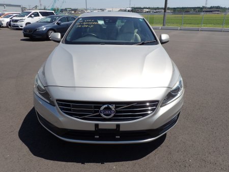 2016 Volvo S60 2.0 D4 SE LUXURY PLUS DIESEL AUTOMATIC // MASSIVE SPEC //  FULL HEATED LEATHER // REVERSING CAMERA // CRUISE CONTROL // LANE ASSIST // COLLISION WARNING SYSTEM // UPGRADED SPORT ALLOYS €15,950