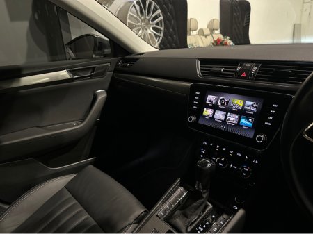 2023 Skoda Superb ESTATE E-HYBRID AUTOMATIC €29,950 thumbnail