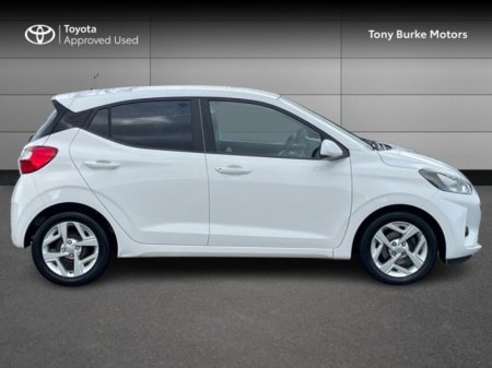 2022 Hyundai i10 Deluxe Edition - Super Value & LOW KMS - 1.0i Petrol - 5 Door - EUR 190 Tax // Remote Central Locking // Front Electric Windows // Rear Electric Windows // Electric Mirrors // Finger Tip Stereo Contro €13,899