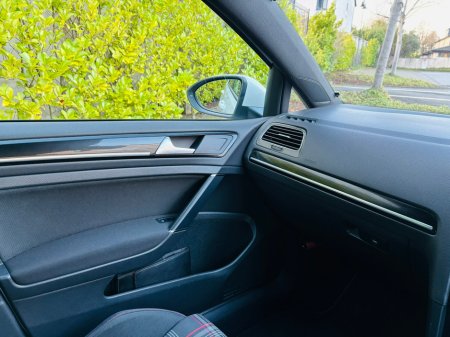 2014 Volkswagen Golf  €16,950 thumbnail