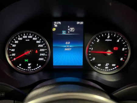 2022 Mercedes-Benz GLC Class 220d 4Matic - Reversing Camera - Climate Control - Heated Seats - Auto Lights/Wipers - €55,950 or €56,900 with Supagard Vehicle Protection & GAP Insurance €53,950 thumbnail