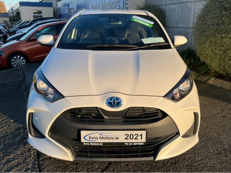 2021 Toyota Yaris X HYBRID 1.5 AUTOMATIC PETROL //KEYLESS ENTRY//REVERSE CAMERA//ADAPTIVE CRUISE CONTROL// €15,950