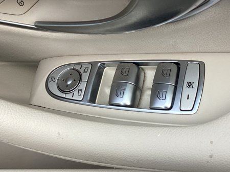 2017 Mercedes-Benz E Class E 220 d 220D Exclusive 4DR Auto €23,750 thumbnail