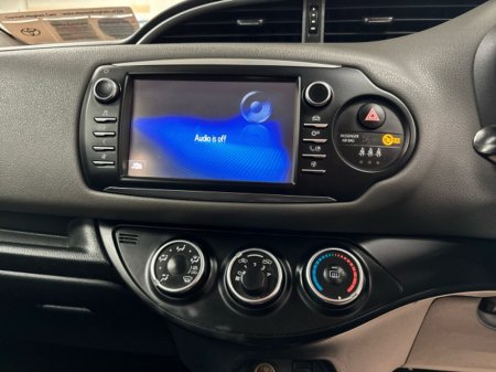 2017 Toyota Yaris 1.0 LUNA 4DR €13,750 thumbnail