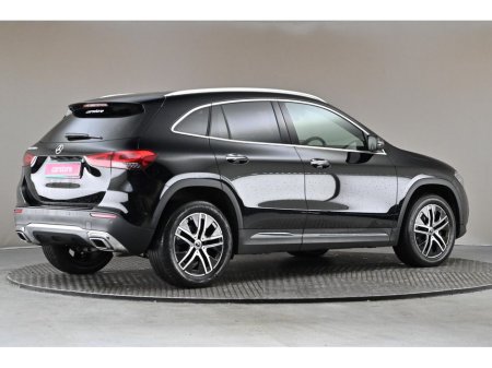 2023 Mercedes-Benz GLA Class 180D *BEIGE LEATHER* €41,890 thumbnail