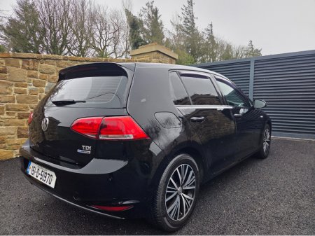 2015 Volkswagen Golf 1.6 TDI BLUEMOTION 110PS 5DR €6,500 thumbnail