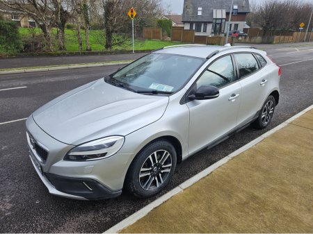 2018 Volvo V40 CROSS COUNTRY D2 PLUS ED 5DR €17,900