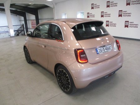 2025 Fiat 500e  €28,340