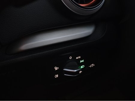 2019 Audi A3 1.4 S-LINE EDITION VIRTUAL COCKPIT - NAVIGATION -CARPLAY ANDROID AUTO HALF LEATHER PACK - REVERSING CAMERA / PARKING SENSORS - DRIVE MODE €23,500 thumbnail