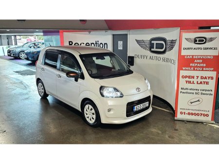2016 Toyota Porte  €8,950