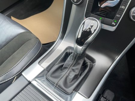 2016 Volvo XC60 2.0 D4 R-Design Nav SUV 5dr Diesel Auto Euro 6 (s/s) (190 ps) thumbnail