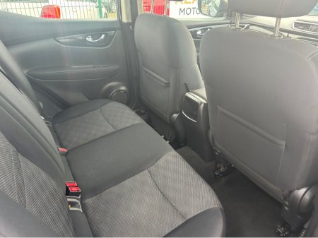 2016 Nissan Qashqai 1.5 SV MY16 SP E6 4DR €8,600