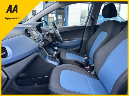 2016 Hyundai i10 2016 HYUNDAI i10 1.0 PETROL DELUXE LOW KMS €8,450 thumbnail