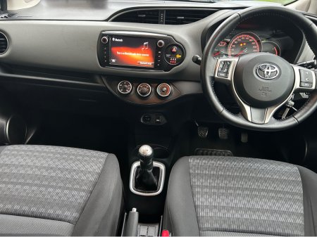 2016 Toyota Yaris 1.0 LUNA 4DR**//**BLUETOOTH**//**REVERSING CAMERA**//**NEW NCT  TILL 02/2027**//**FINANCE AVAILABLE**//**TRADE IN WELCOME**//**2 KEYS**//**WARRANTY!!!! €9,999 thumbnail