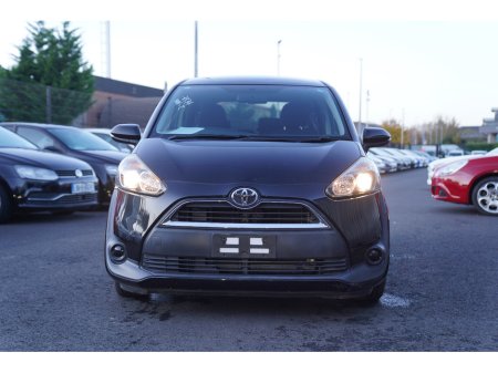 2015 Toyota Sienta  €11,200