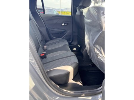 2025 Peugeot 208 1.2 MHEV Puretech 100bhp Allure €31,200