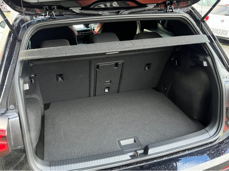 2022 Volkswagen Golf GTI AUTOMATIC 2.0 PETROL //LOW MILES//HEATED SEATS AND STEERING WHEEL//HEAD UP DISPLAY//KEYLESS ENTRY// €39,950 thumbnail