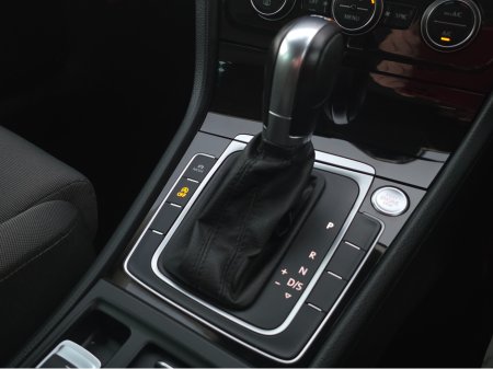 2018 Volkswagen Golf ( 182 REG ) 1.4 HIGHLINE VIRTUAL CLOCKS  SAT NAV PACK - -REVERSE CAMERA - NAVIGATION - CARPLAY - ANDROID AUTO- BLIND SPOT REAR TRAFFIC ASSIST - DISCOVER PRO €18,950 thumbnail