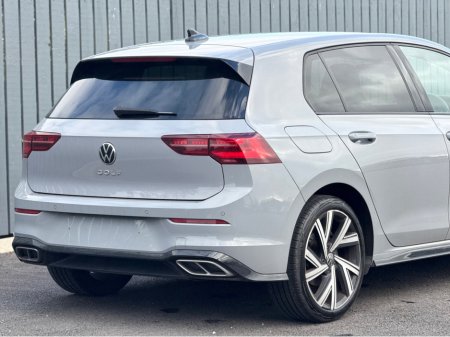 2022 Volkswagen Golf 2022 Volkswagen Golf R-LINE TSI €27,995 thumbnail