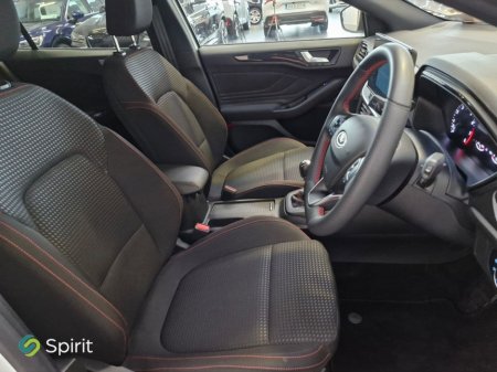 2023 Ford Focus ST-LINE 1.0T €25,900 thumbnail