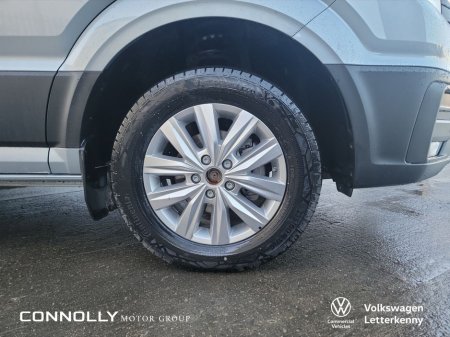 2025 Volkswagen Crafter CR35 Panel van Highline MWB 177 HP 2.0 TDI 8sp Automatic FWD €45,488 thumbnail