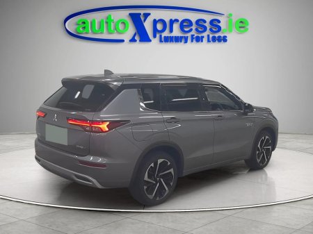 2023 Mitsubishi Outlander PHEV 4WD P – LUXURY 7-SEATER PLUG-IN HYBRID €40,995
